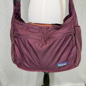Patagonia Travel Courier Bag Womens Maroon 16" Nylon Adjustable Lightweight